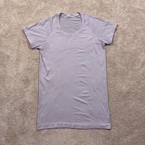 Lululemon Swiftly Tech Short-Sleeve Shirt 2.0 in Lilac Smoke Size 8